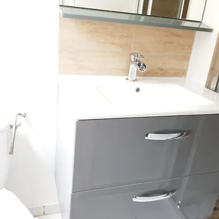 Champagne Apartment